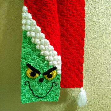 Grinch crochet scarf