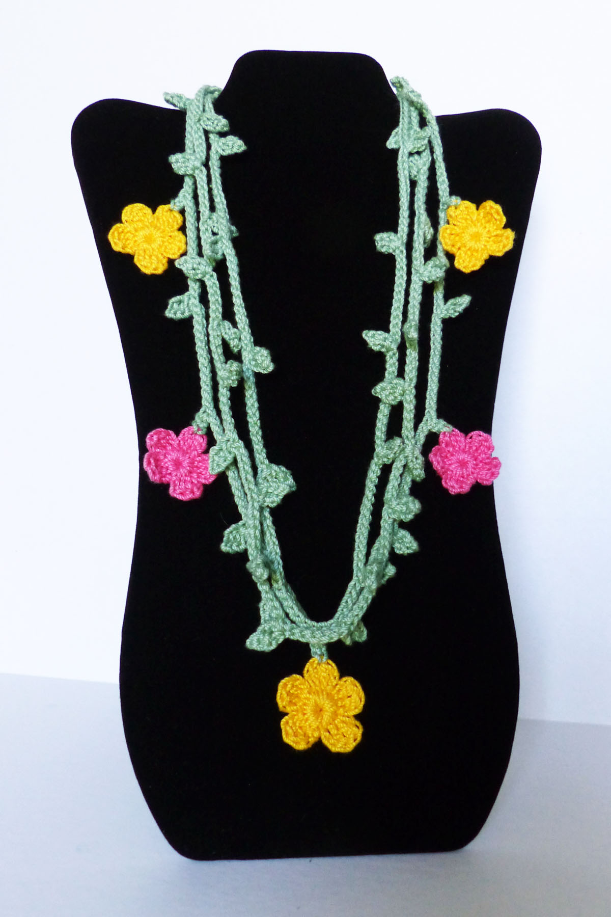 crochet necklace